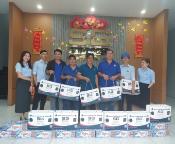 TẾT NGUYÊN ĐÁN – TRAO QUÀ YÊU THƯƠNG, GỬI TRỌN LỘC XUÂN